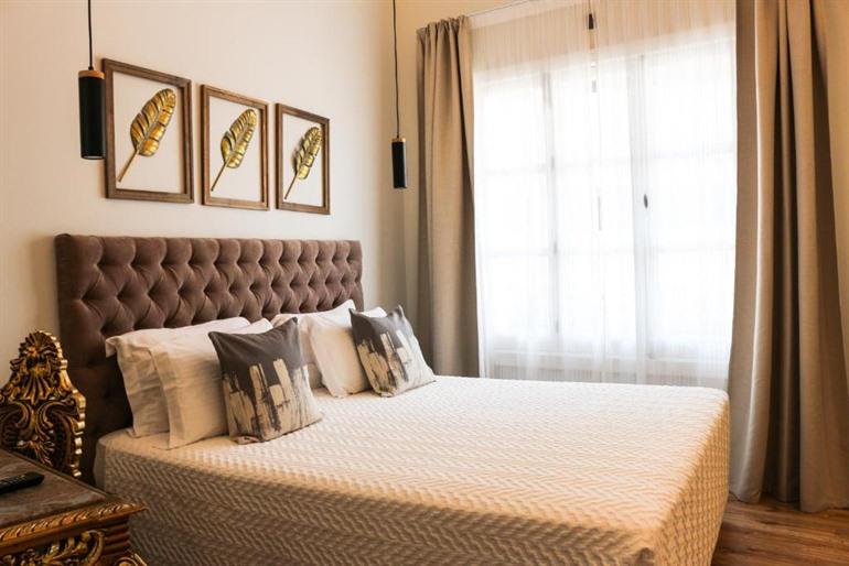 9 Muses Hotel boeken