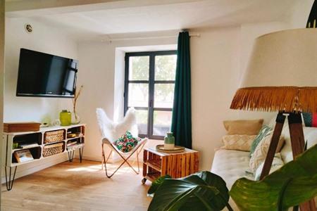 A l'Ombre de la Dame in Cucuron boeken