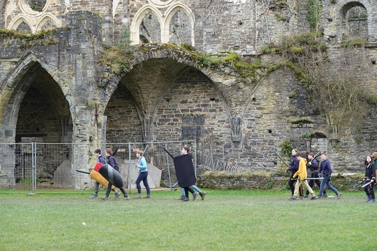Abdij van Villers-la-Ville met kinderen
