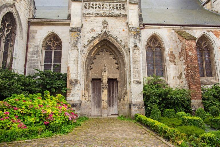 Abdijkerk Saint-Saulve, Montreuil-sur-Mer