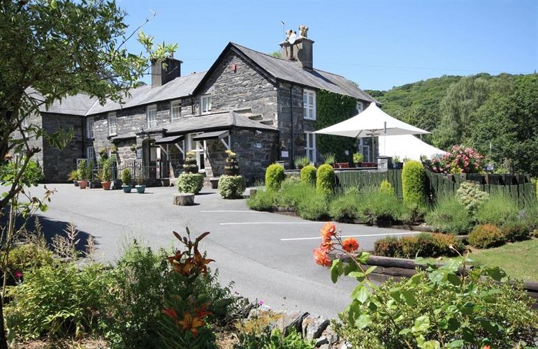 Aberdunant Hall Country Hotel (Porthmadog)
