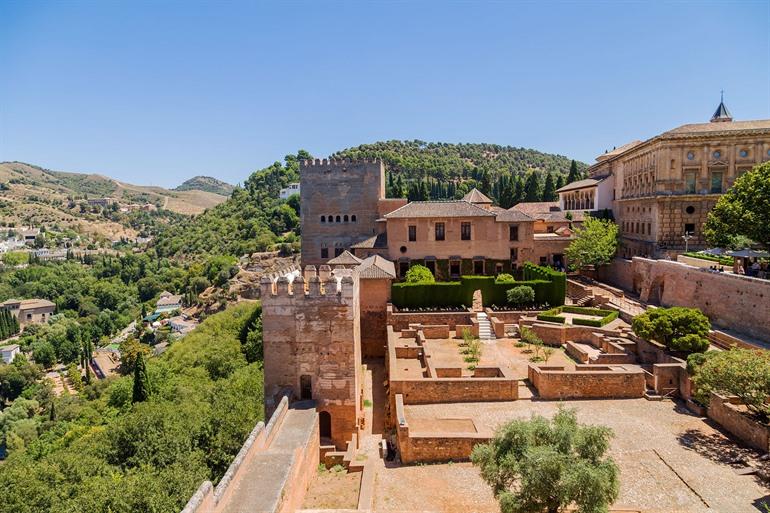 Alcazaba, oudste gedeelte van het Alhambra in Granada