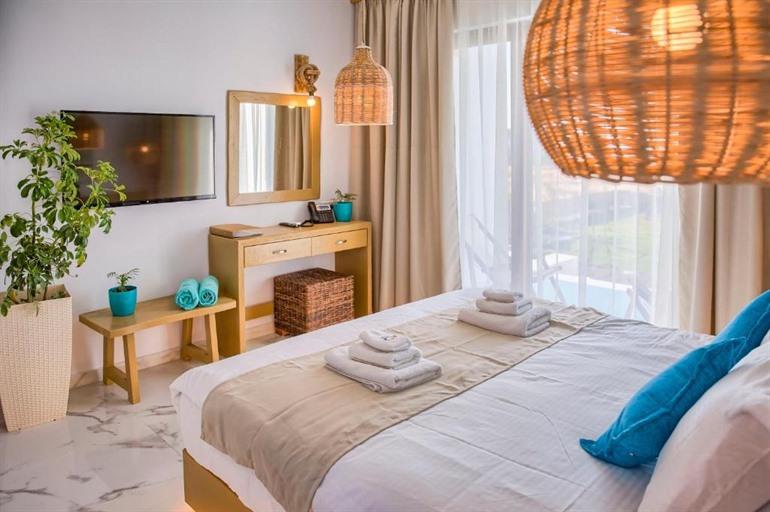 Alia Luxury Suites boeken