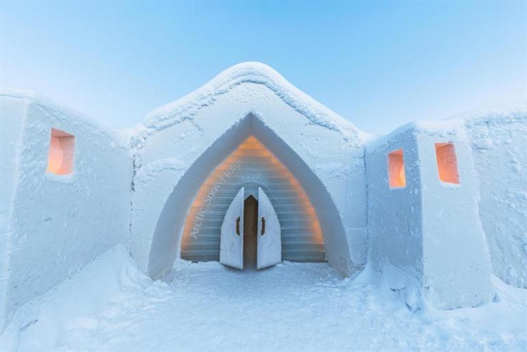 Arctic SnowHotel & Glass Igloos boeken
