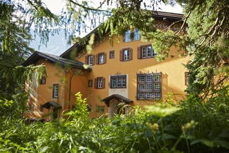 Artnouveau-villa boeken in de natuur rond St. Moritz
