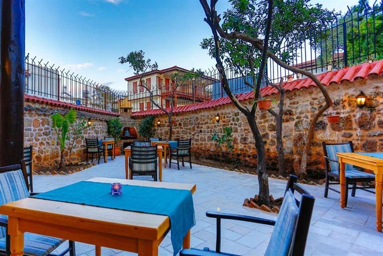 Atelya Art Hotel boeken