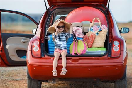 Met kinderen op autovakantie? 10 x tips voor een rustige achterbank
