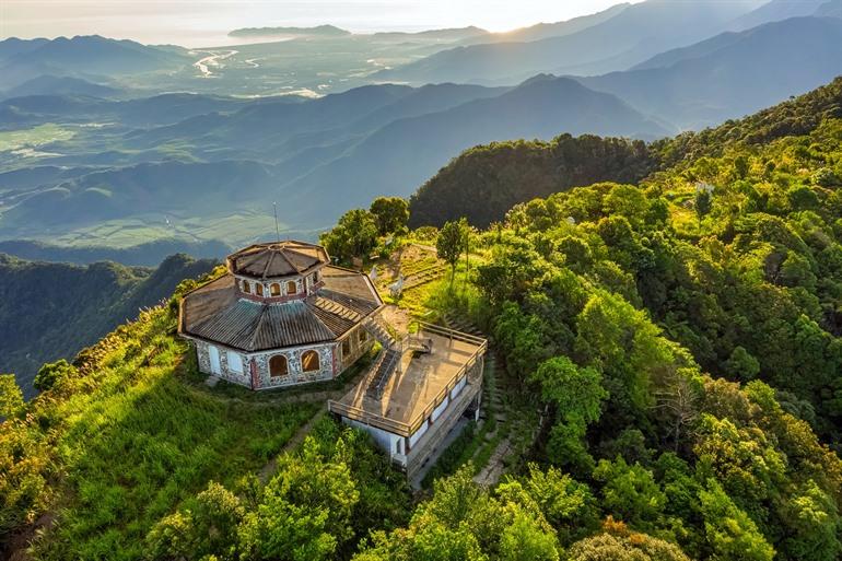 Bach Ma National Park