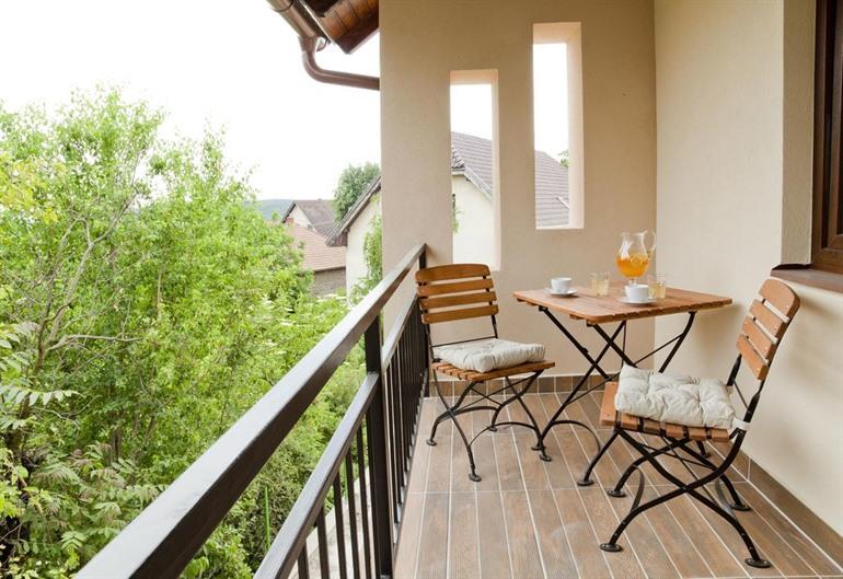 Barackvirág Apartmanház, Balaton