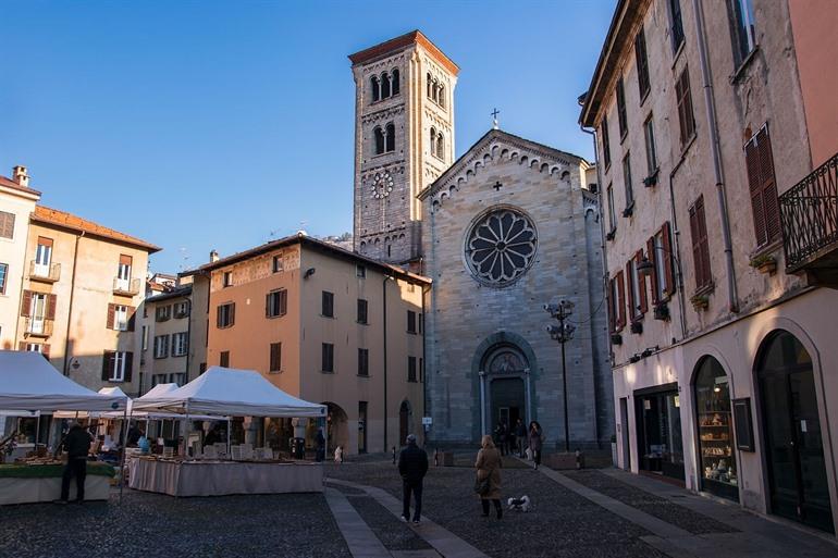 Basilica di San Fedele aan Piazza San Fedele in Como