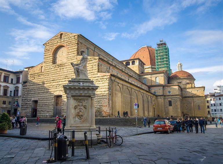 Basiliek di San Lorenzo bezoeken in Firenze