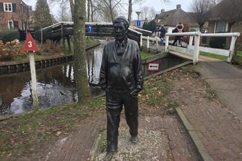 Beeld Albert Mol Giethoorn
