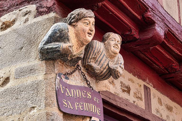 Beeld Vannes et sa femme, in Vannes (Bretagne)