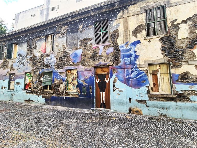 Beschilderde gevel in Funchal, Madeira