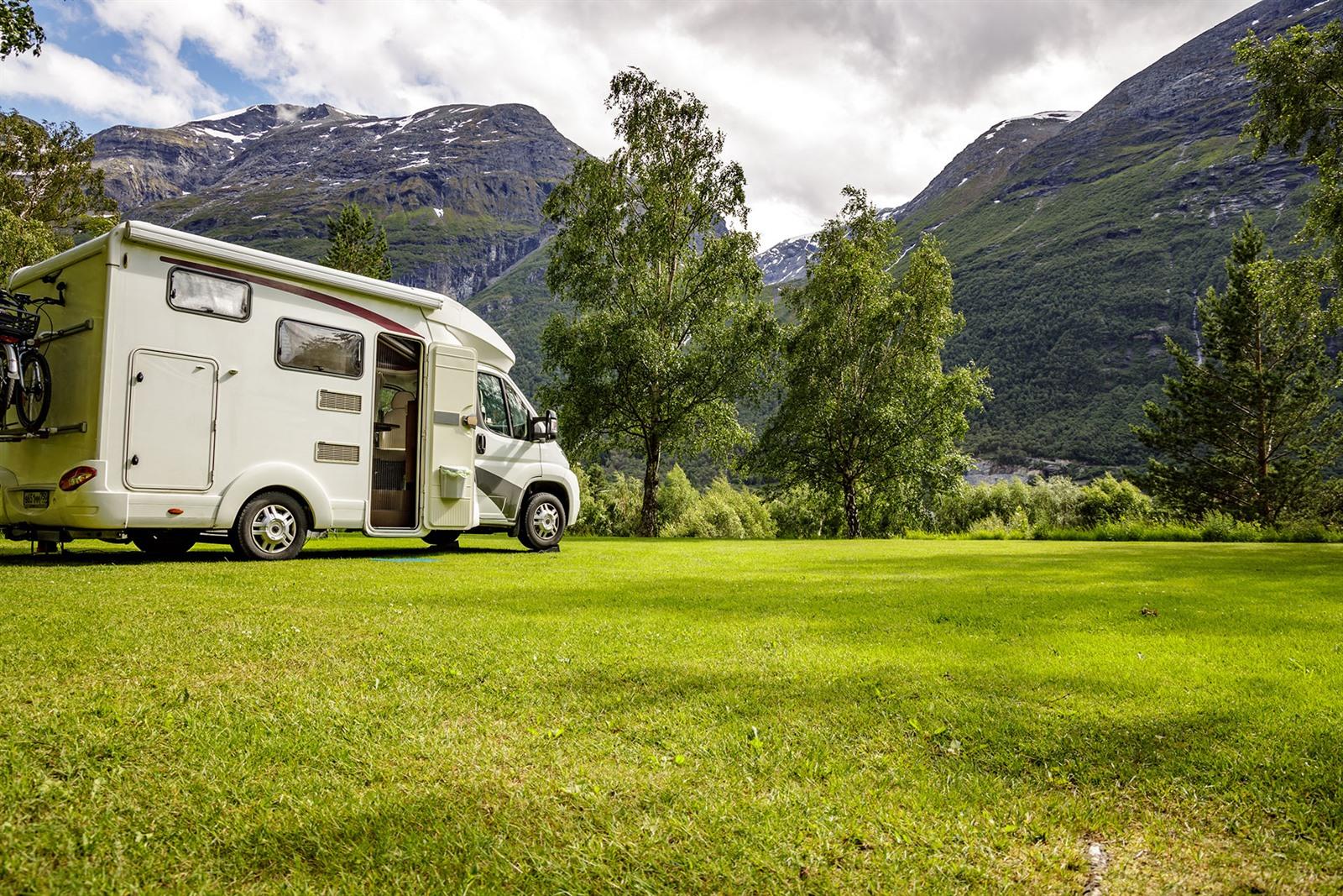 zadel Kom langs om het te weten Lodge 3 x beste omvormers voor de camper: Welke omvormer kopen?