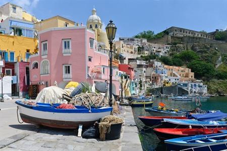 Het eiland Procida bezoeken? 12 mooiste bezienswaardigheden, wat te zien & doen?