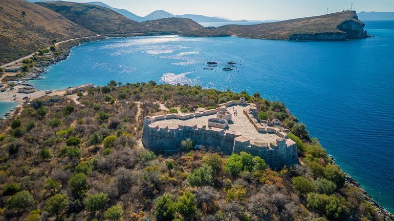 Bezoek aan het Ali Pasha-kasteel in Porto Palermo, Albanië