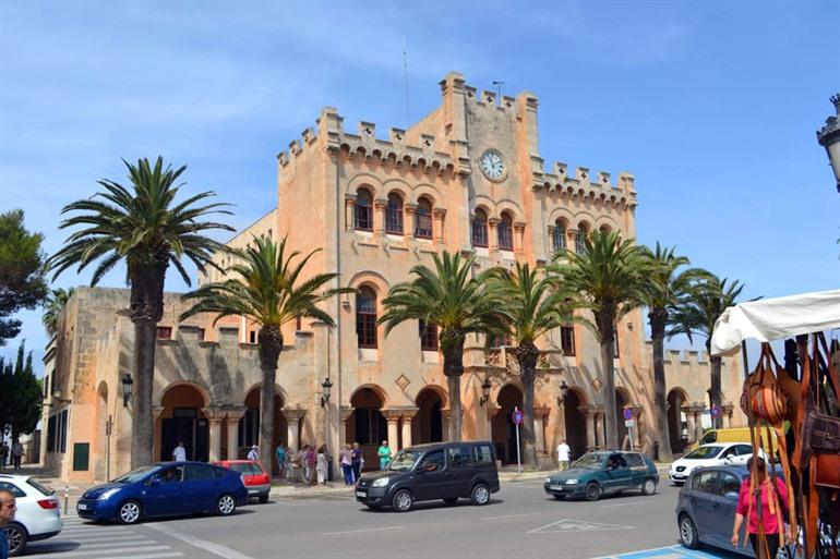 Bezoek de highlights van Menorca tijdens deze dagtour vanuit Ciutadella