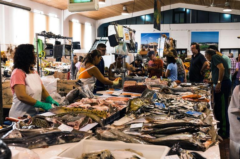 Bezoek de markt van Aljezur, Algarve