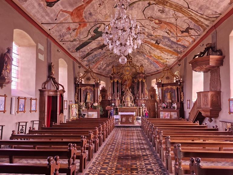 Bijzondere plafondschildering in de Saint-Firminkerk van Rouchehaut