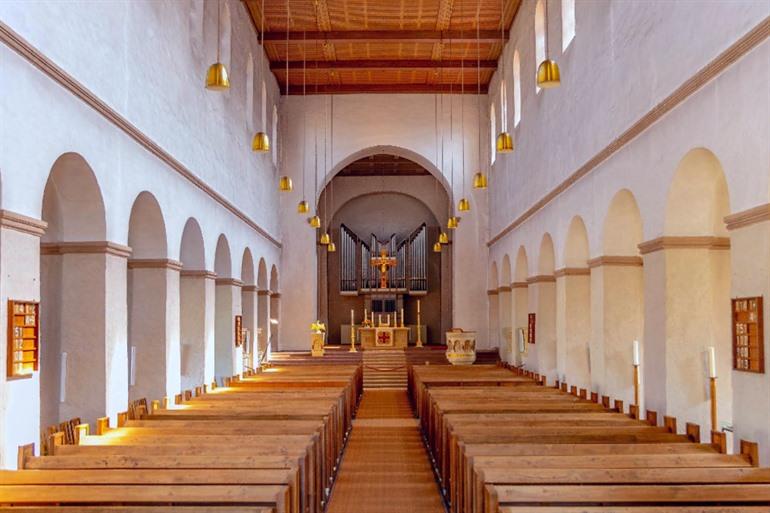 Binnen in het Abdinghofkirche