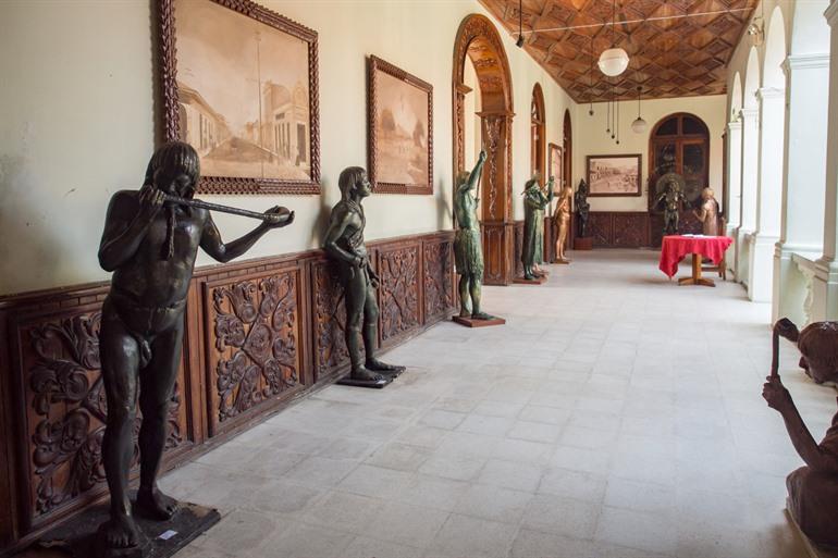 Binnen in het historische museum