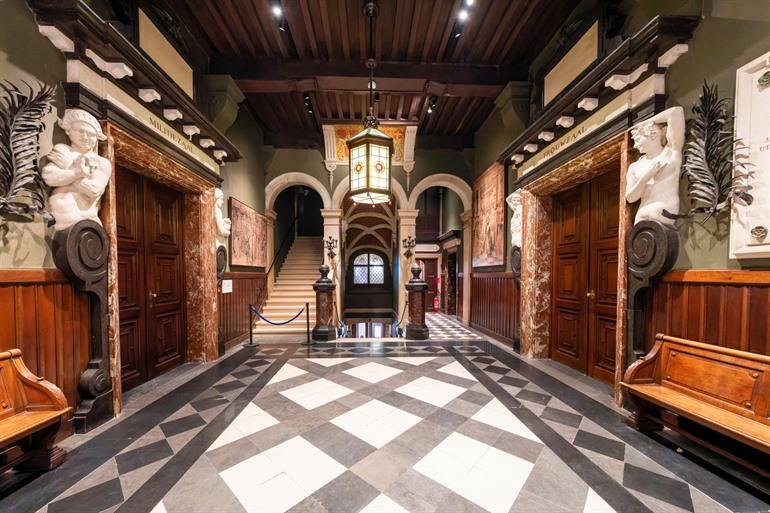 Binnen in het stadhuis van Antwerpen