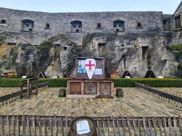 Binnenplaats (roofvogelshow), Bouillon