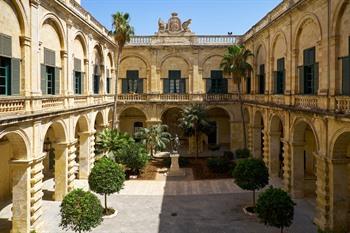 Binnentuin van het Grandmaster Palace in Valletta, Malta