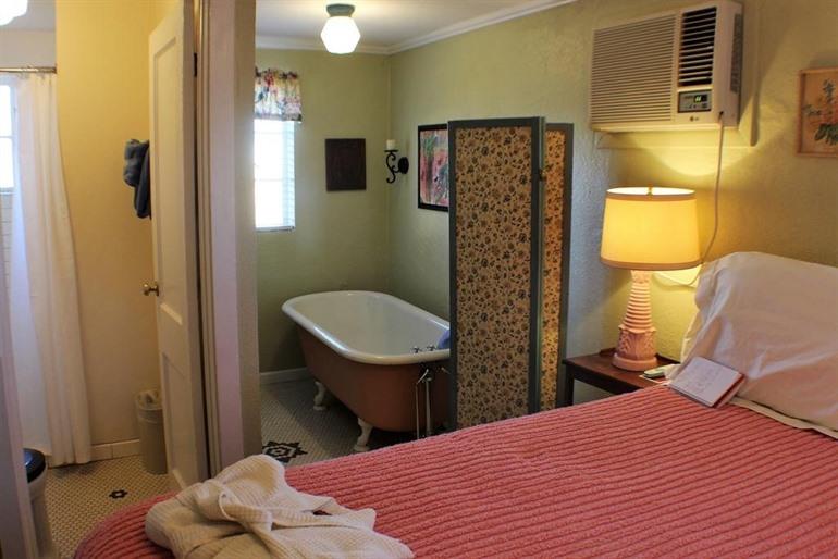 Blue Swallow Motel komt in Tucumcari