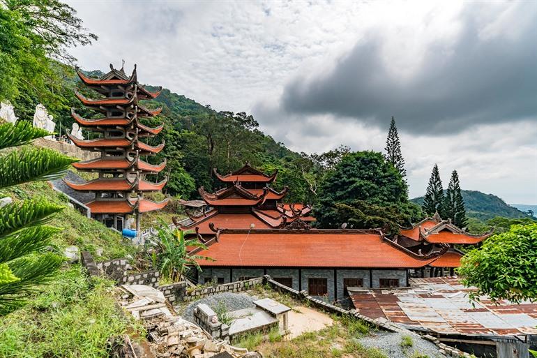 Boeddhistische tempel op de Ta Cu berg