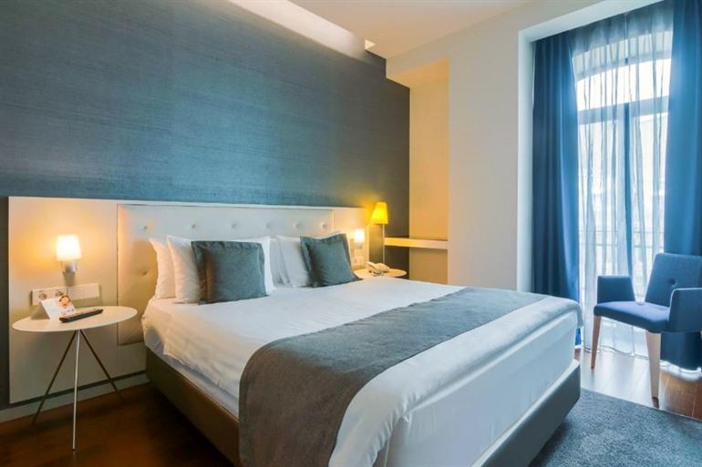 Boek een overnachting in Hotel Cismigiu