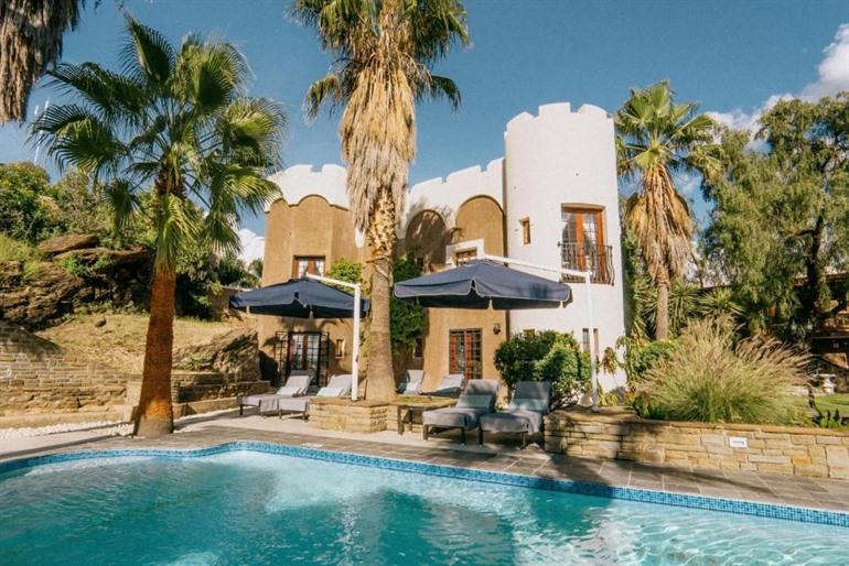 Boek je overnachting bij Boutique Hotel Heinitzburg tegenover de Schwerinsburg