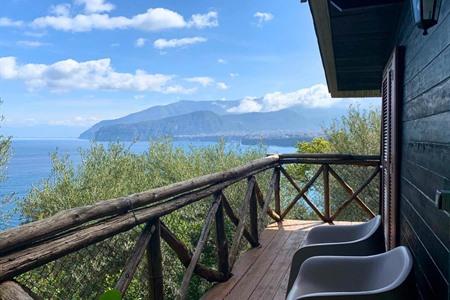 Boek je overnachting bij Camping Santa Fortunata met uitzicht op zee