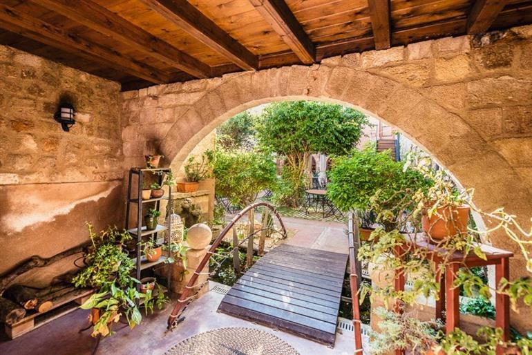 Boek je verblijf bij Avalon Boutique Suites Hotel