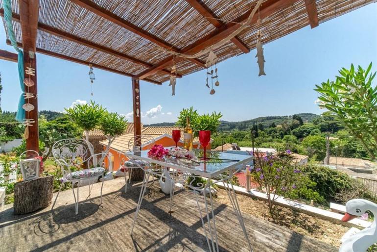 Boek je verblijf bij Kohili Retreat op wandelafstand van Cape Drastis en Loggas beach