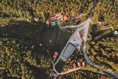 Boek je verblijf bij Lura Agroturizem in Novoberdo