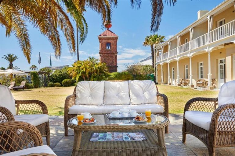 Boek je verblijf in het Dock House Boutique Hotel