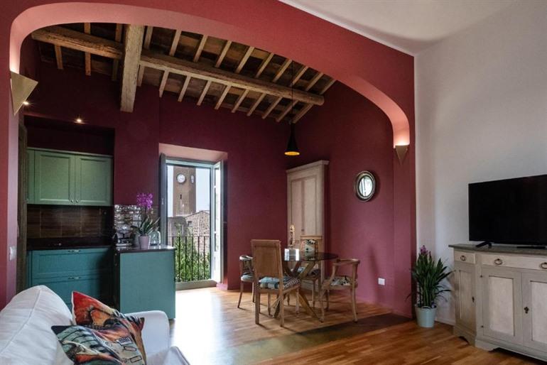 Boek je verblijf in Orvieto bij Cathedral House Orvieto, met uitzicht op de klokkentoren