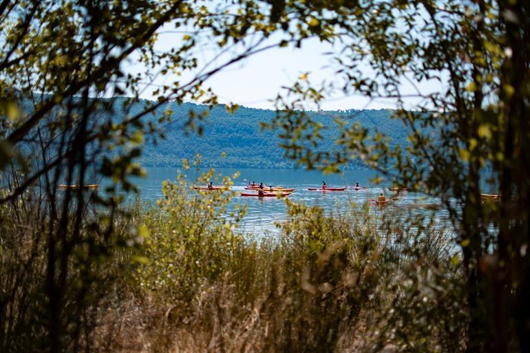 Boek je wijn- en culinaire kajaktour op Lago Albano in Castel Gandolfo