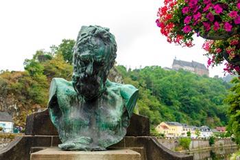 Borstbeeld van Victor Hugo in Vianden, Luxemburg