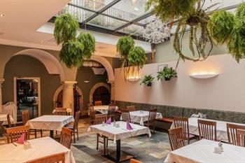 BoutiqueHotel Dom - Rooms & Suites boeken