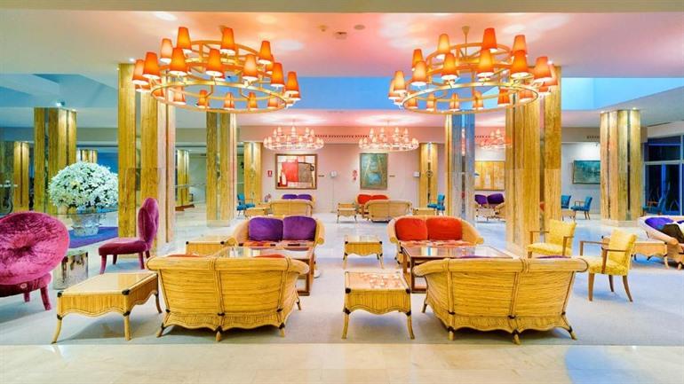 BULL Reina Isabel & SPA boeken