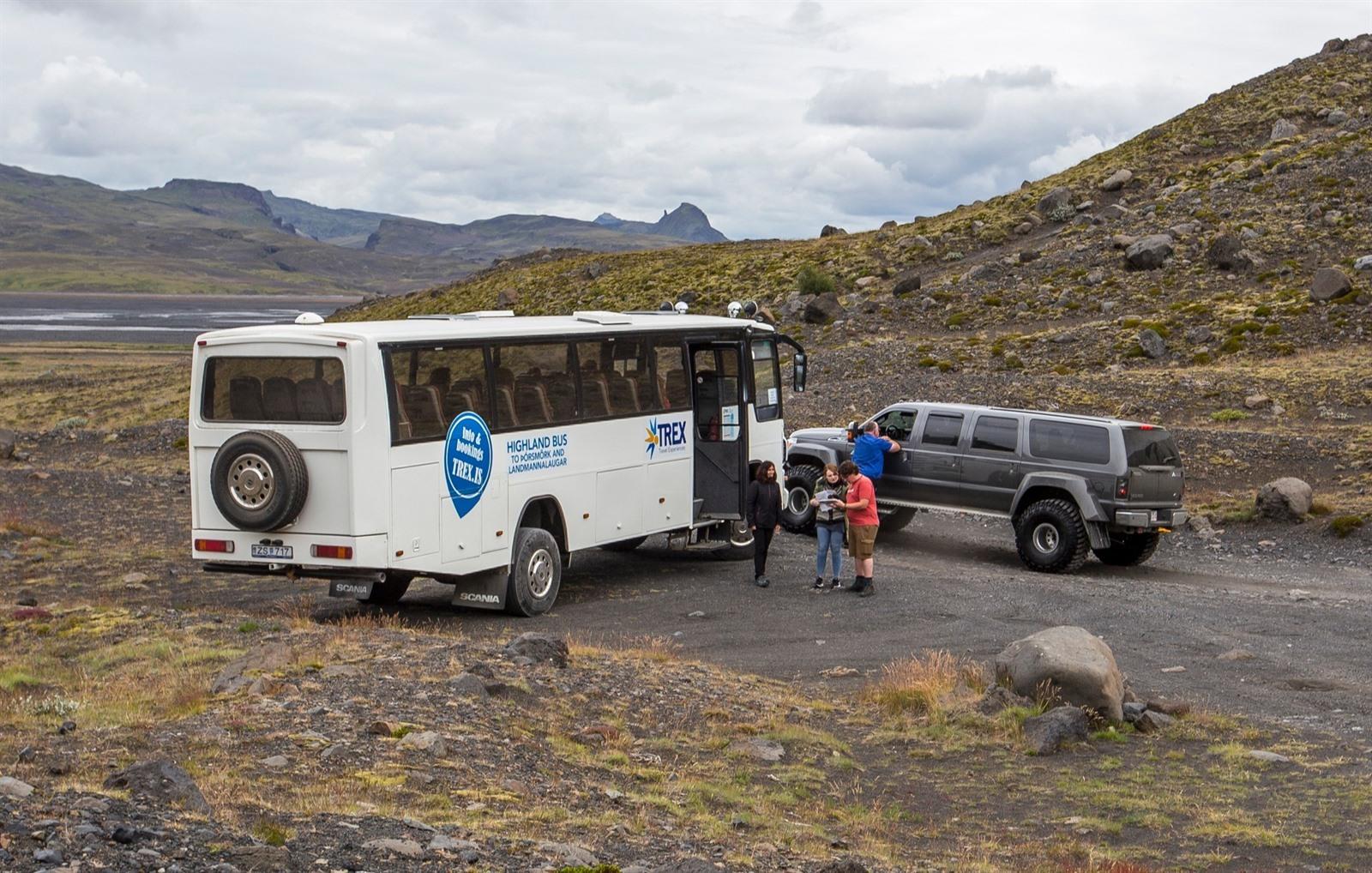 bus tour landmannalaugar