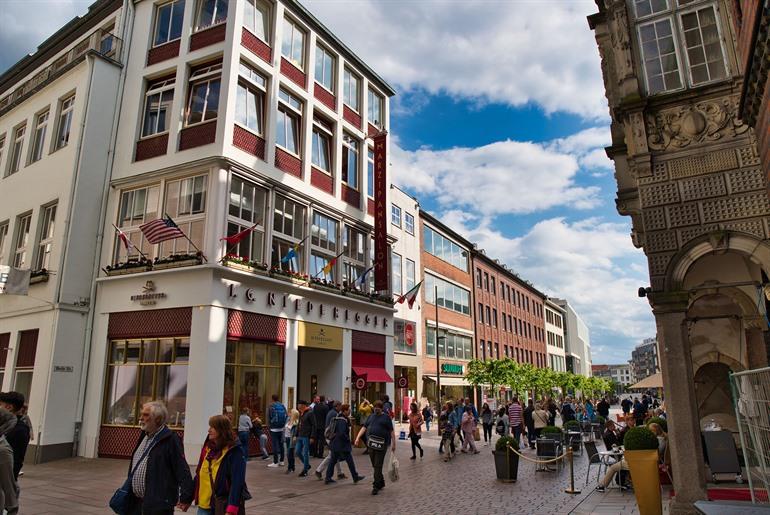 Café Niederegger, shop & museum over de Niederegger Marsepeir, Lübeck, Duitsland