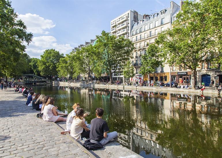 Canal Saint-Martin, populaire hotspot bij de Parijzenaren, Parijs