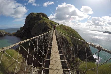 Carrick-a-Rede brug in Noord-Ierland