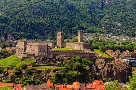 Top 13 bezienswaardigheden in Bellinzona: van imposante burchten tot een charmante binnenstad