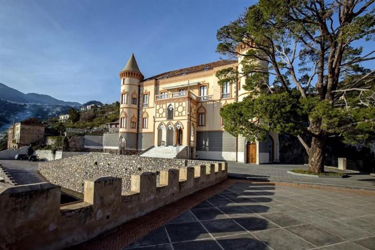 Castle Mezzacapo boeken