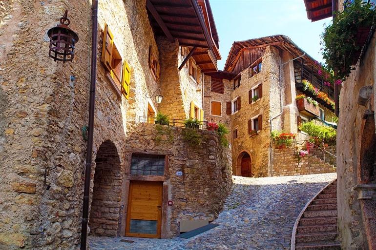 Charmant dorp Canale di Tenno